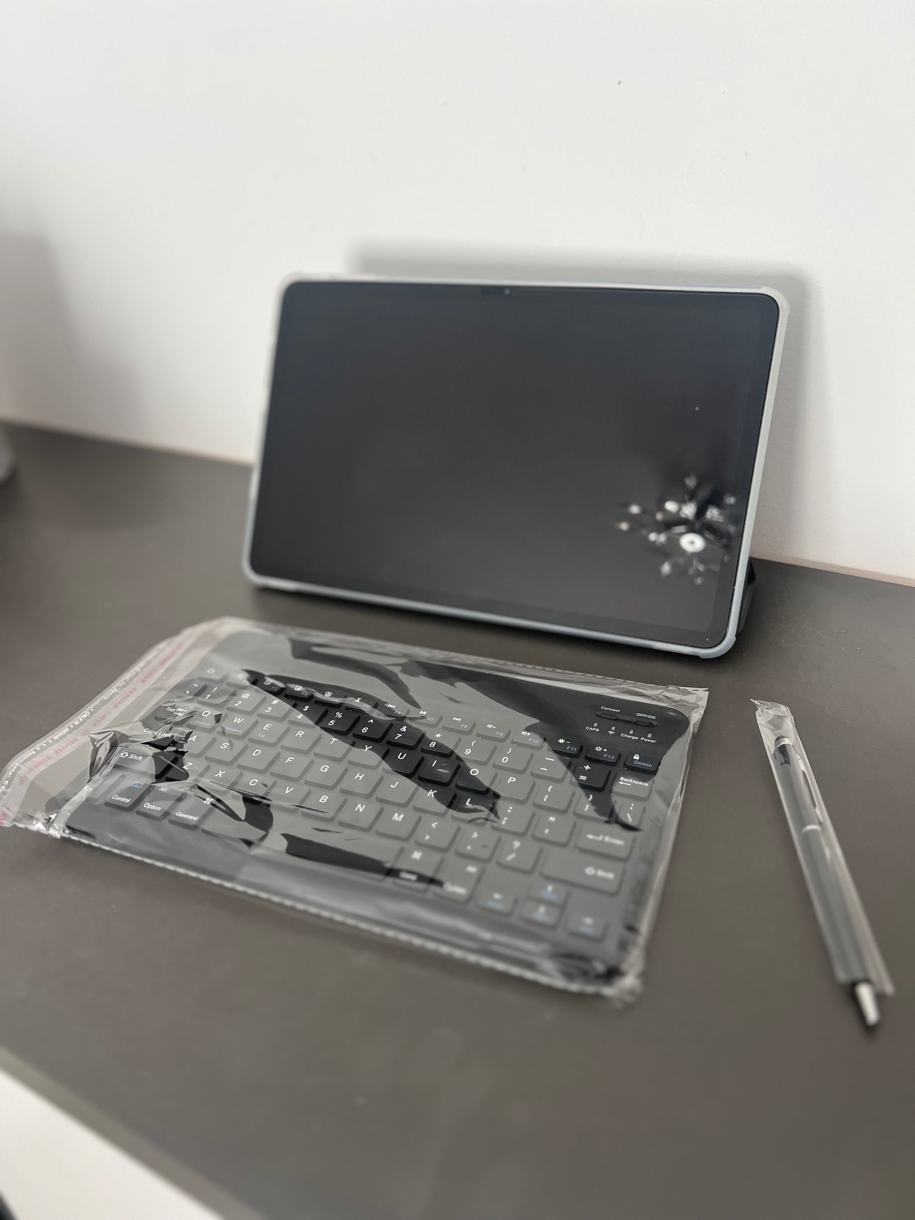 Чисто нов таблет Teclast T60 Plus 16гб рам + клавиатура и аксесоари