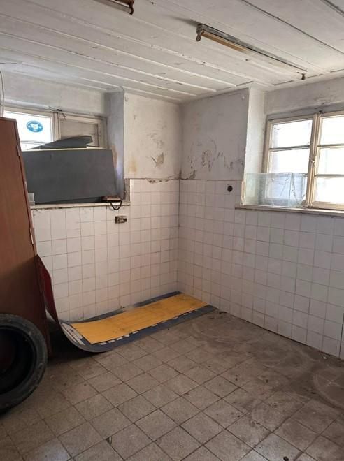 Дава се под наем Офис в Бургас, Център - 60 кв.м за 255 € - Снимка #2