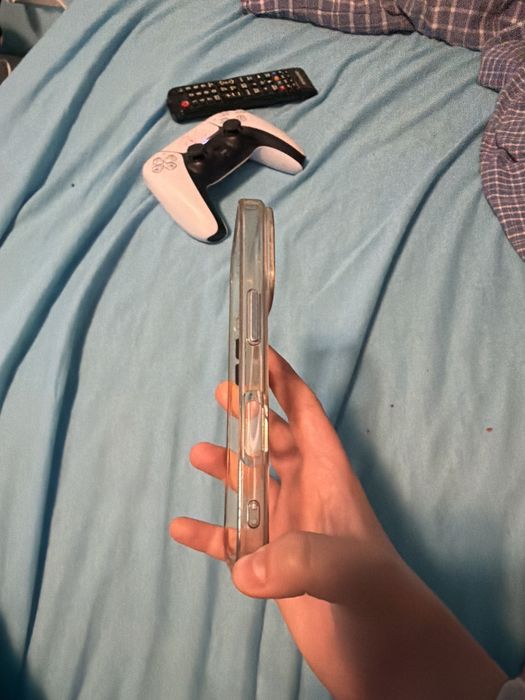 Husa iphone 16 pro (stare foarte buna)