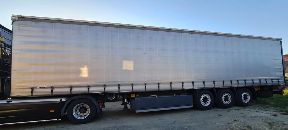 Semiremorca prelata standard Krone obloane aluminiu axe lift. Schmitz