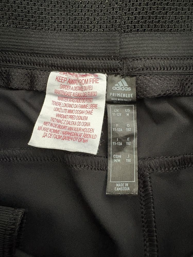 Къси панталонки Adidas 11/12 години