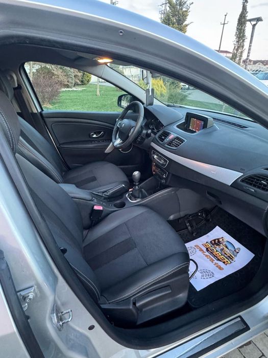 Renault Fluence 2010 navi  clima