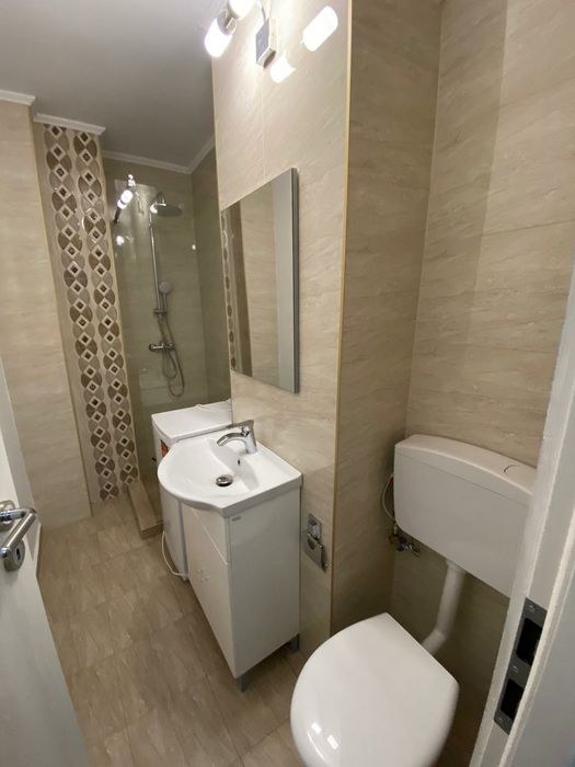 Dau in chirie apartament cu o camera.