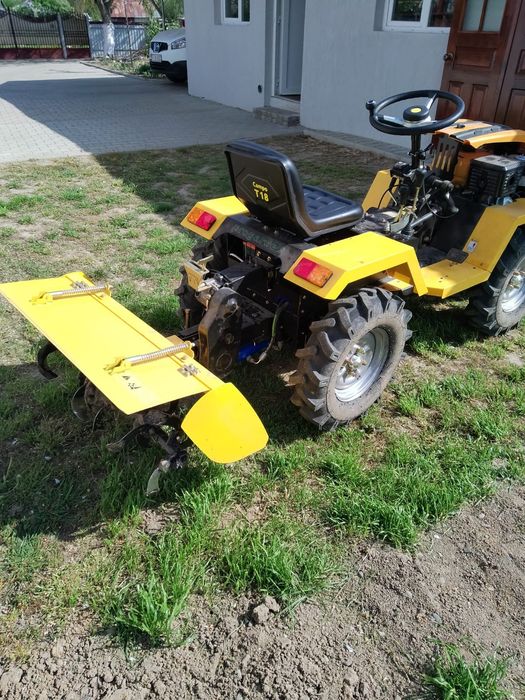 Vând mini tractor T 18 4x4