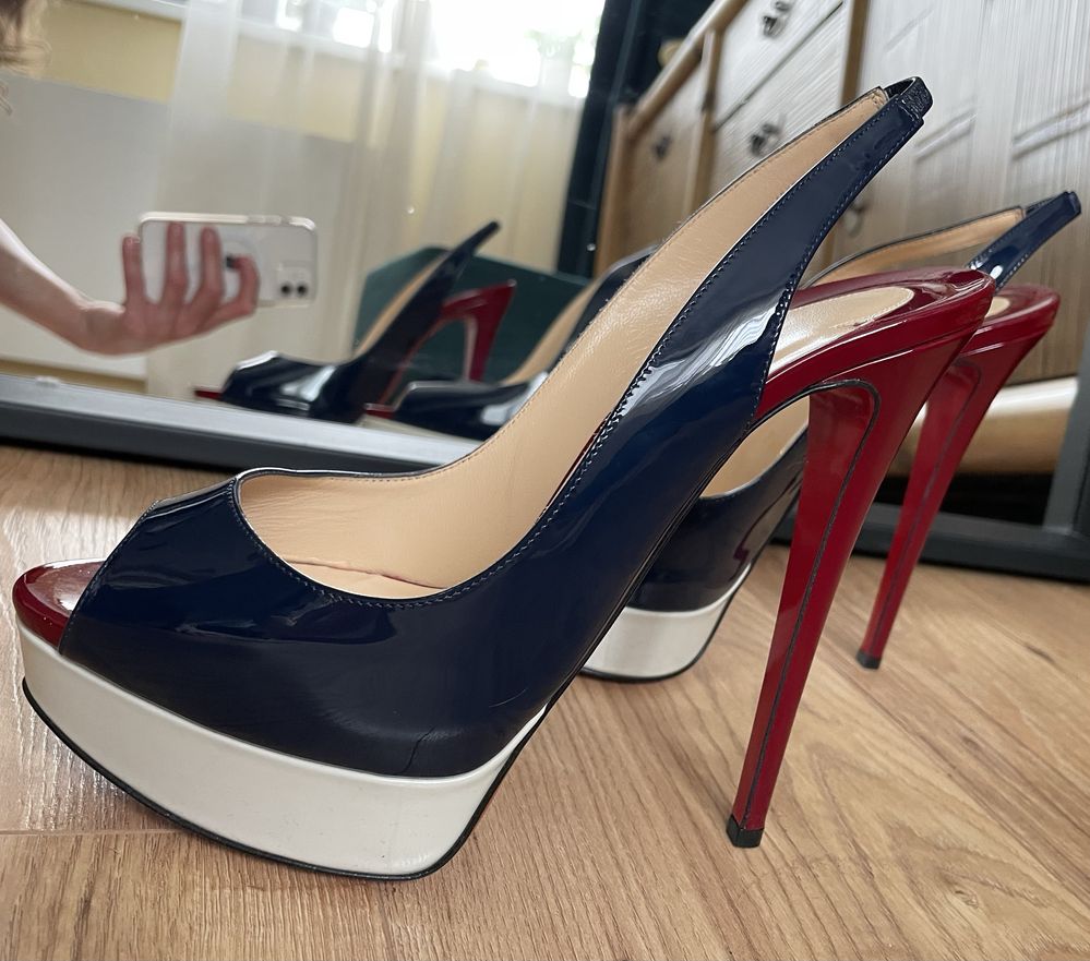 Sandale cu toc Christian Louboutin originale
