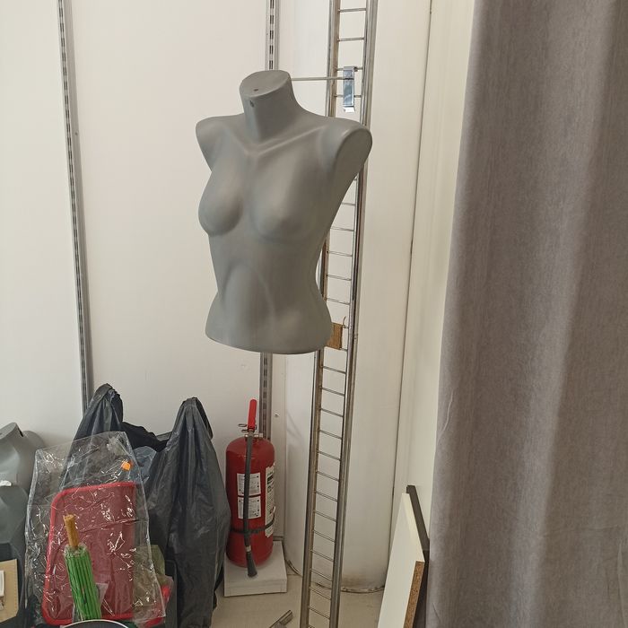 Оборудване за магазин, рафтодържачи,манекени ,щендери