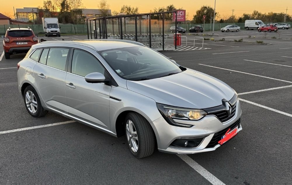 Vând sau schimb Megane 2018
