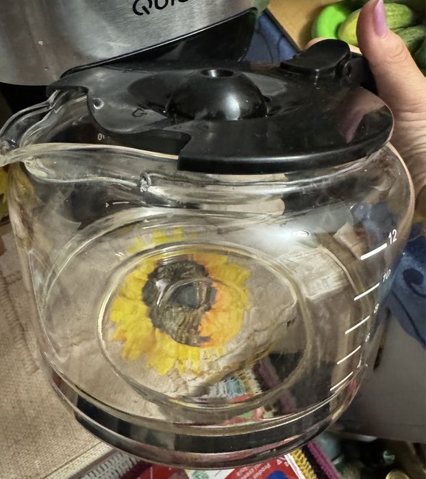 Cafetieră cu râșniță QUIGG