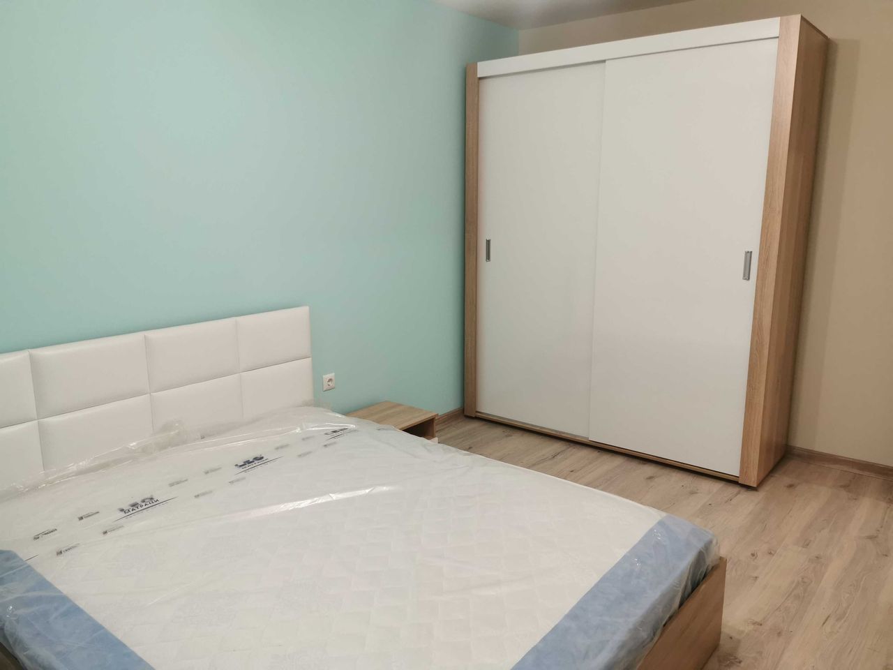 Дава се под наем Тристаен апартамент в Стара Загора, Център - 90 кв.м за 357 € - Снимка #1