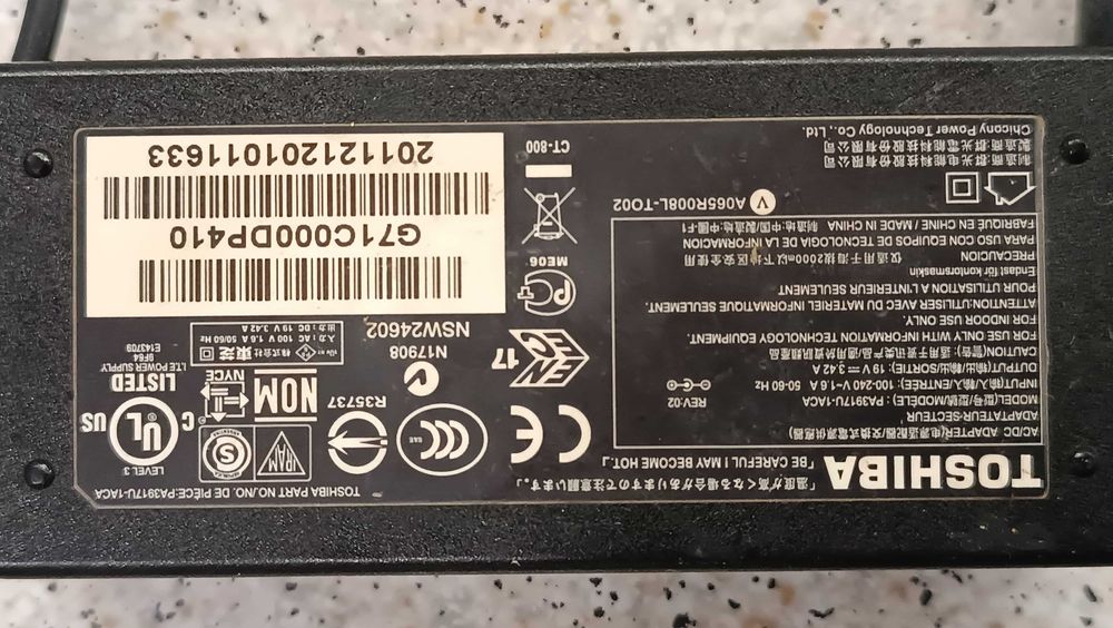 Зарядно за лаптоп 19V 3.42A  букса:5.5x2.5 мощност 65W Charger Toshiba