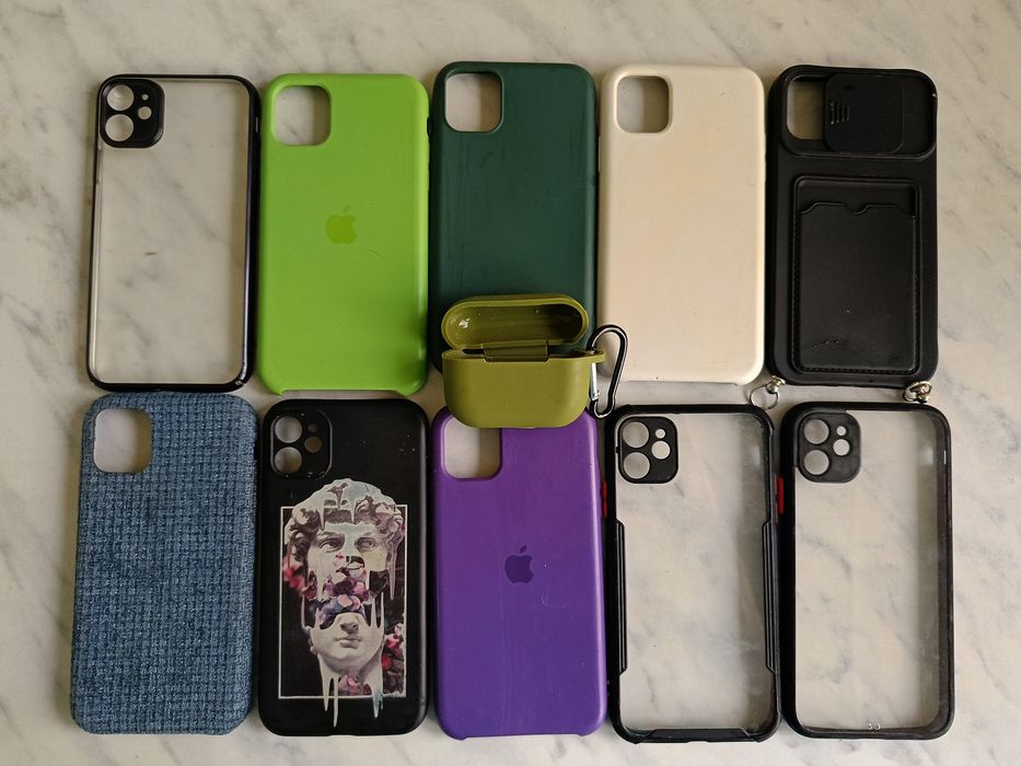 Чехлы на iPhone 11