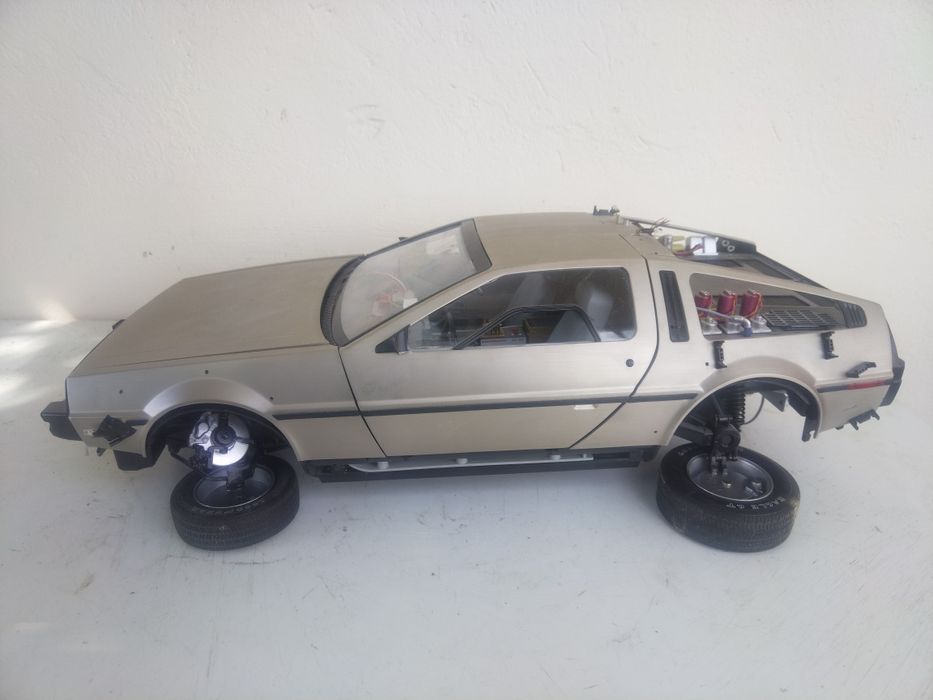 DELOREAN DMS 12 мащаб 1/8 Premium Автентична! 
Premium 1982г.
Автентич