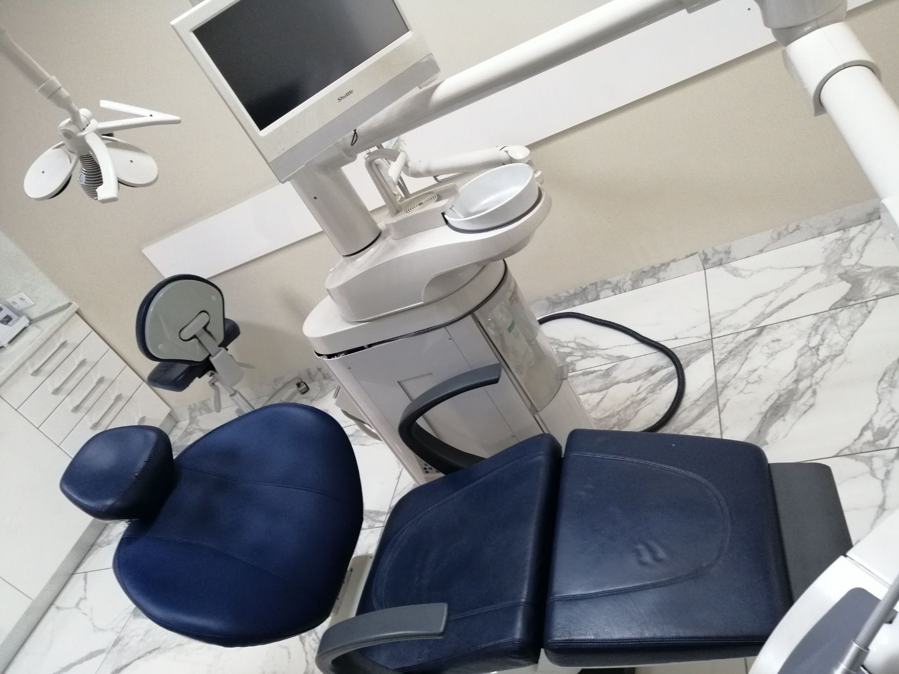 Стоматологичен стол Даби Атланте,тапицерия от GB DESIGN