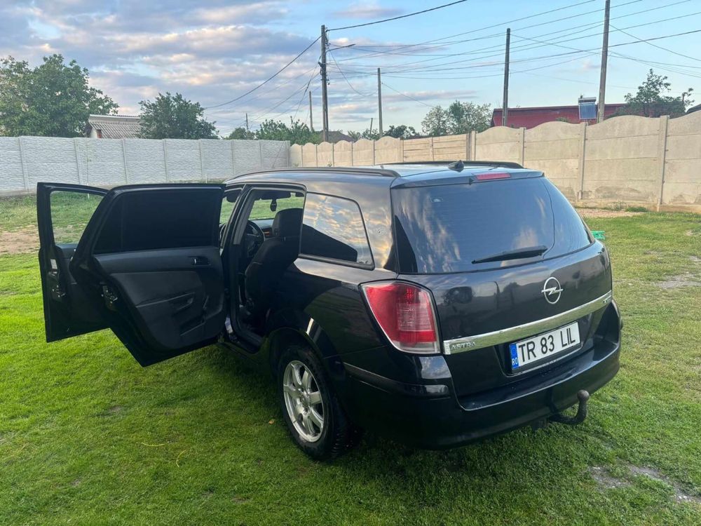 Opel Astra H 2005 1400€
