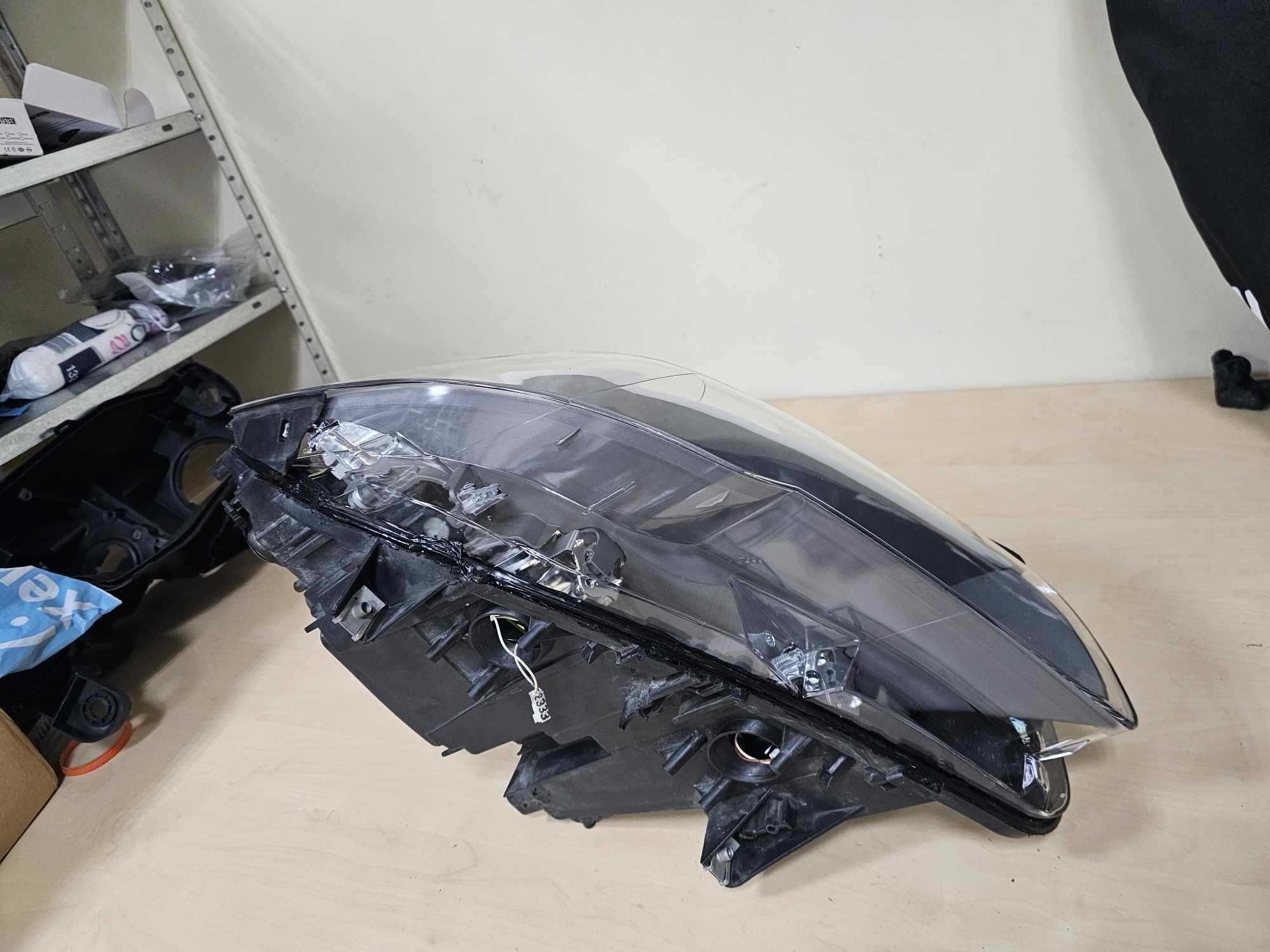 Десен фар BMW 5 F10 F11 незавиващ ксенон
