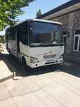 Avtobus isuzu np 21