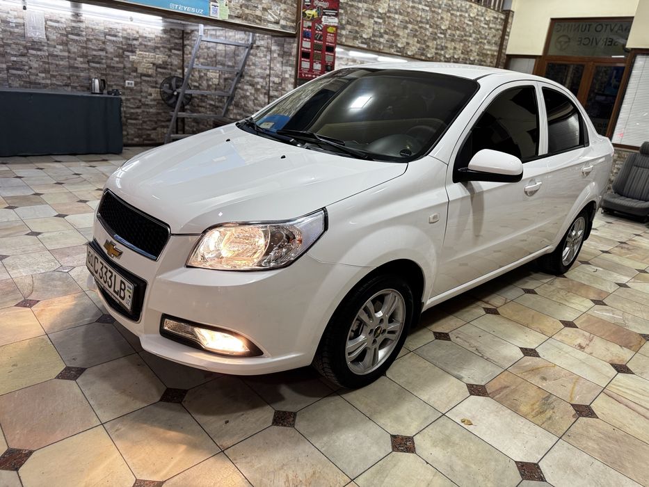 Nexia 3 avtomat sotiladi