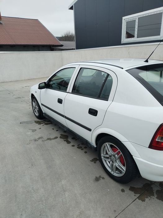 Vând Opel  Astra g