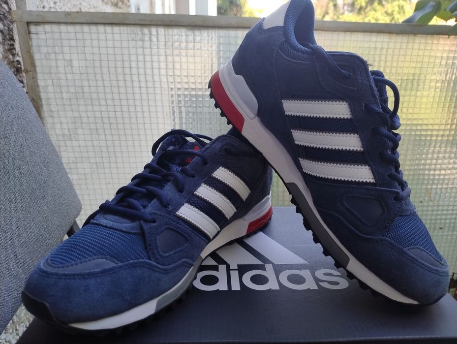 Vând Adidas ZX 750