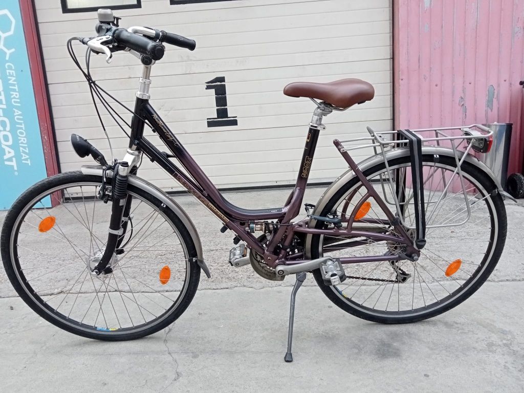 Vând bicicleta din aluminiu pentru damă