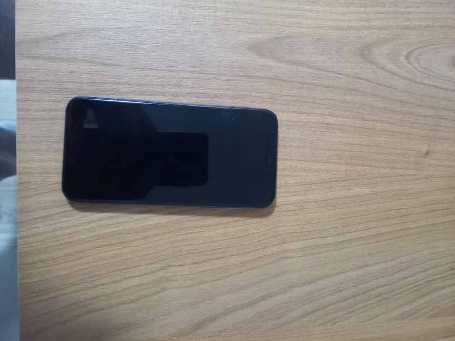 Продавам İphone 11 pro