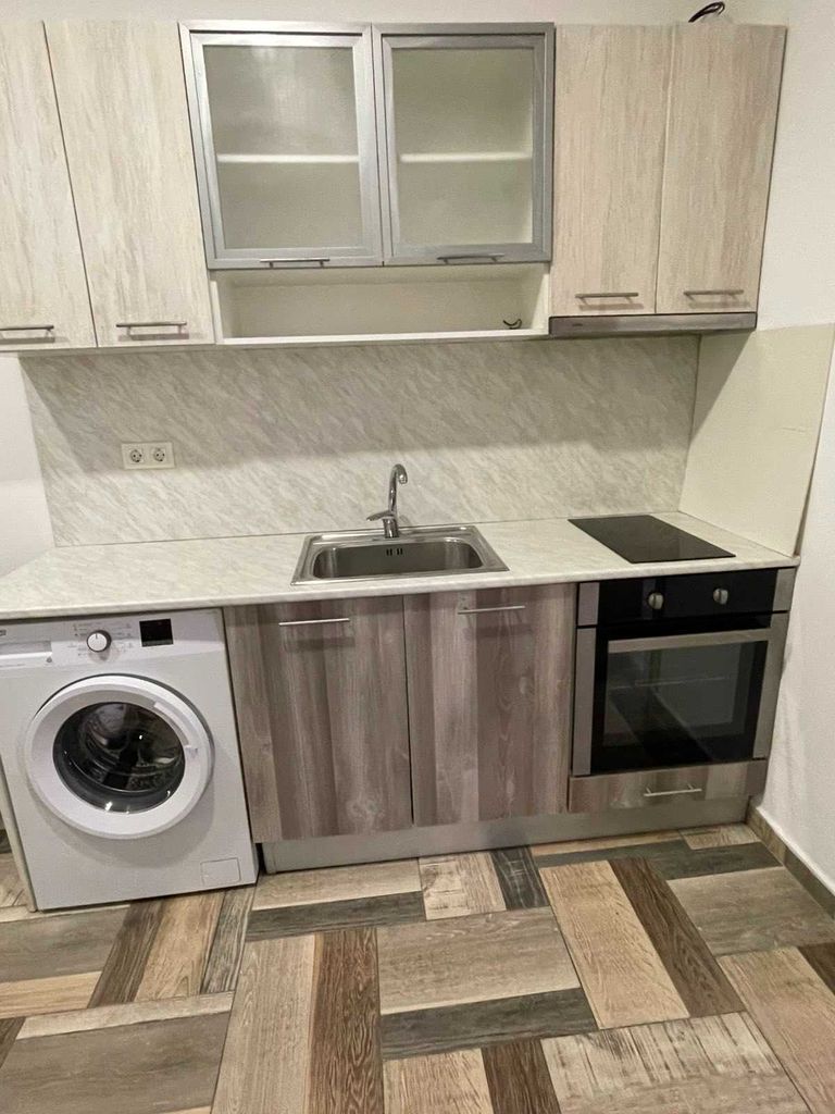 Дава се под наем Етаж от къща в Велико Търново, Акация - 80 кв.м за 459 € - Снимка #1