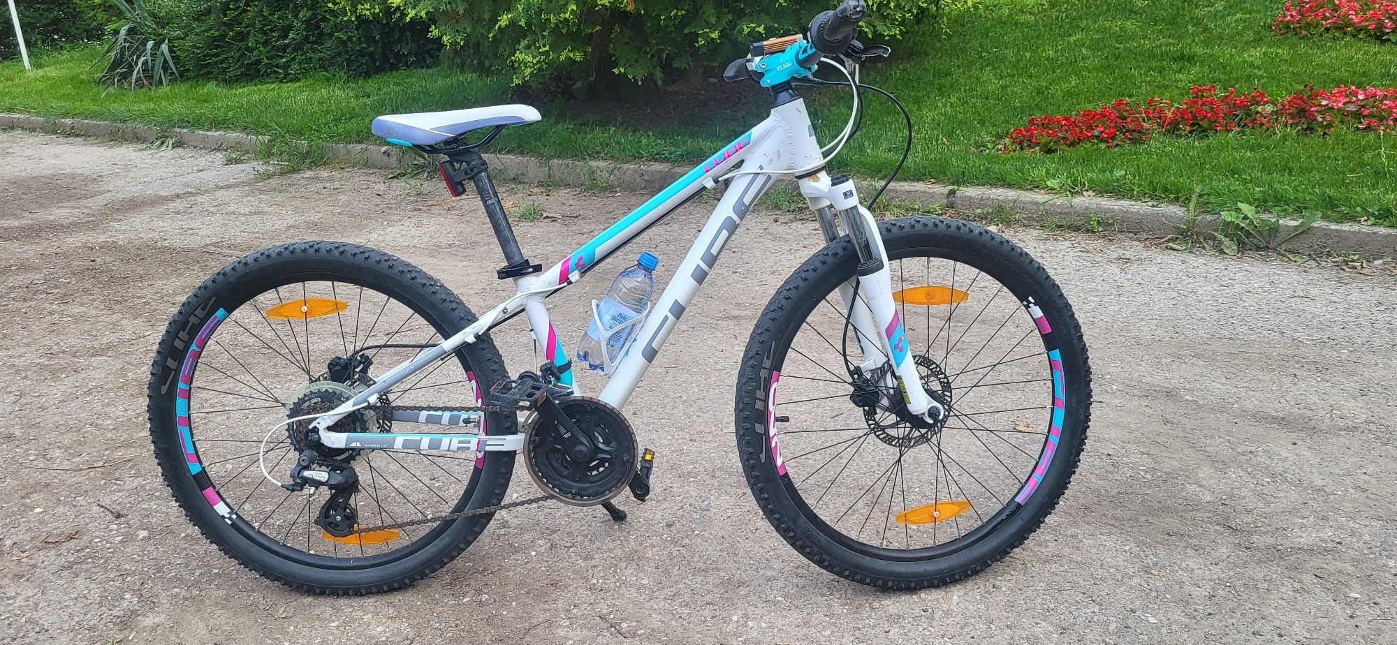 Vând bicicleta Cube