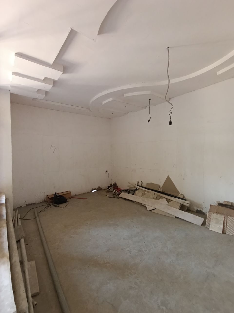 Kelesda srochna uy sotiladi