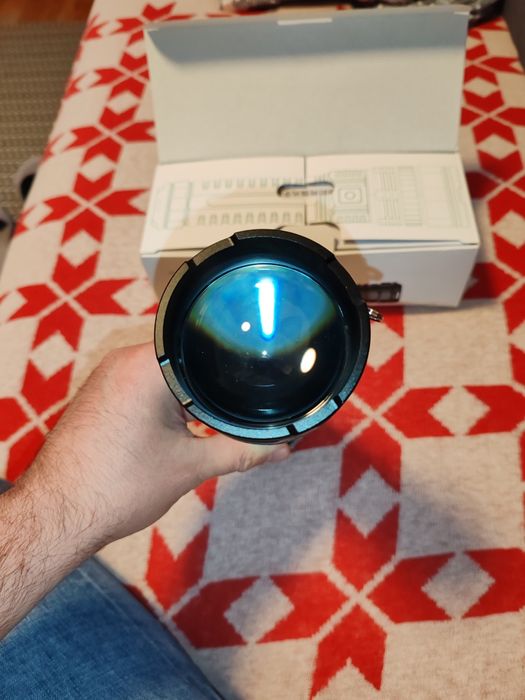 Lanternă LED ultra-luminoasă de 100.000 lumeni REALI