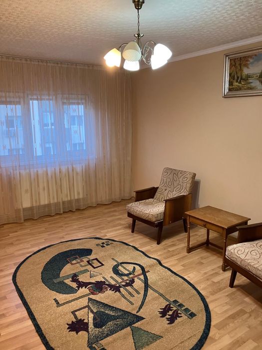 Inchiriez apartament 3 camere