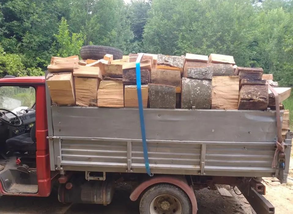 Vând lemne de foc esență fag Transport la domiciliu