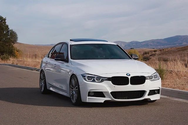 Стекла Фары Bmw F30 / Бмв Ф30