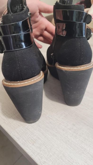 Боти с висок равен ток