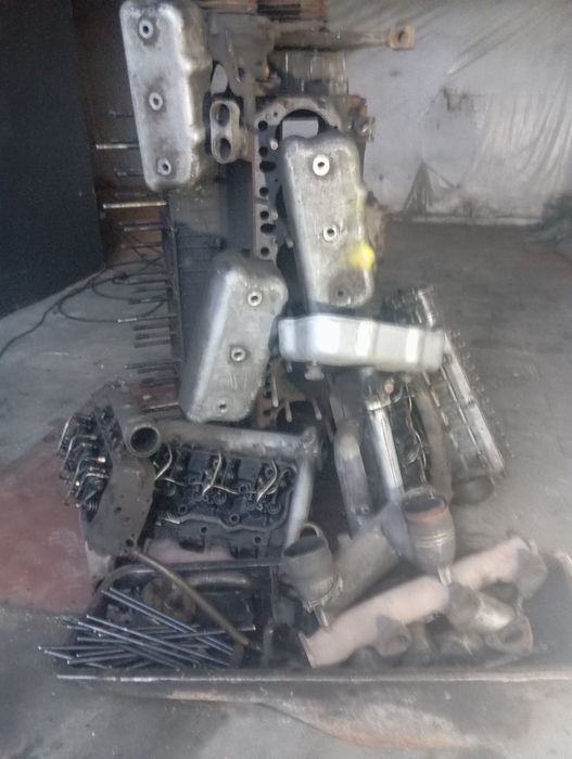 Двигатель 701 в разборе на запчасти