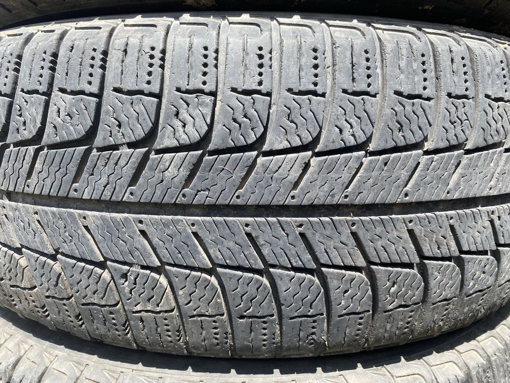 Комплект зимние шины 185/60/15 185/60R15 Michelin.