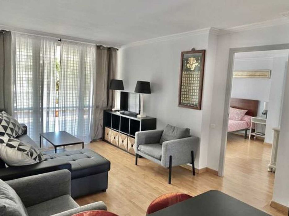 Дава се под наем Двустаен апартамент в Пловдив, Каменица 1 - 65 кв.м за 219.3 € - Снимка #1