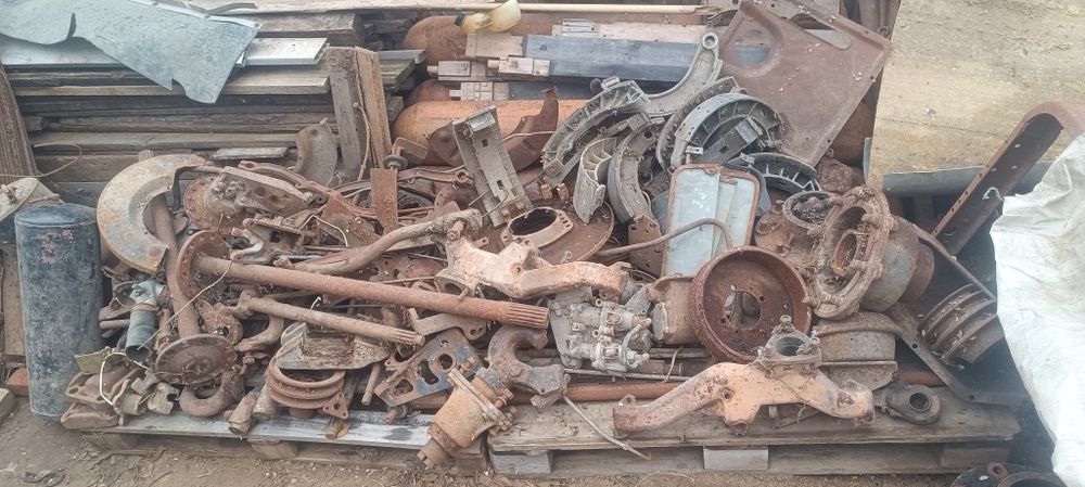 Продаётся запчасти на зил