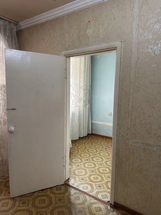 Продаётся 2/1/4 Ялангач среднее состояние 46м2