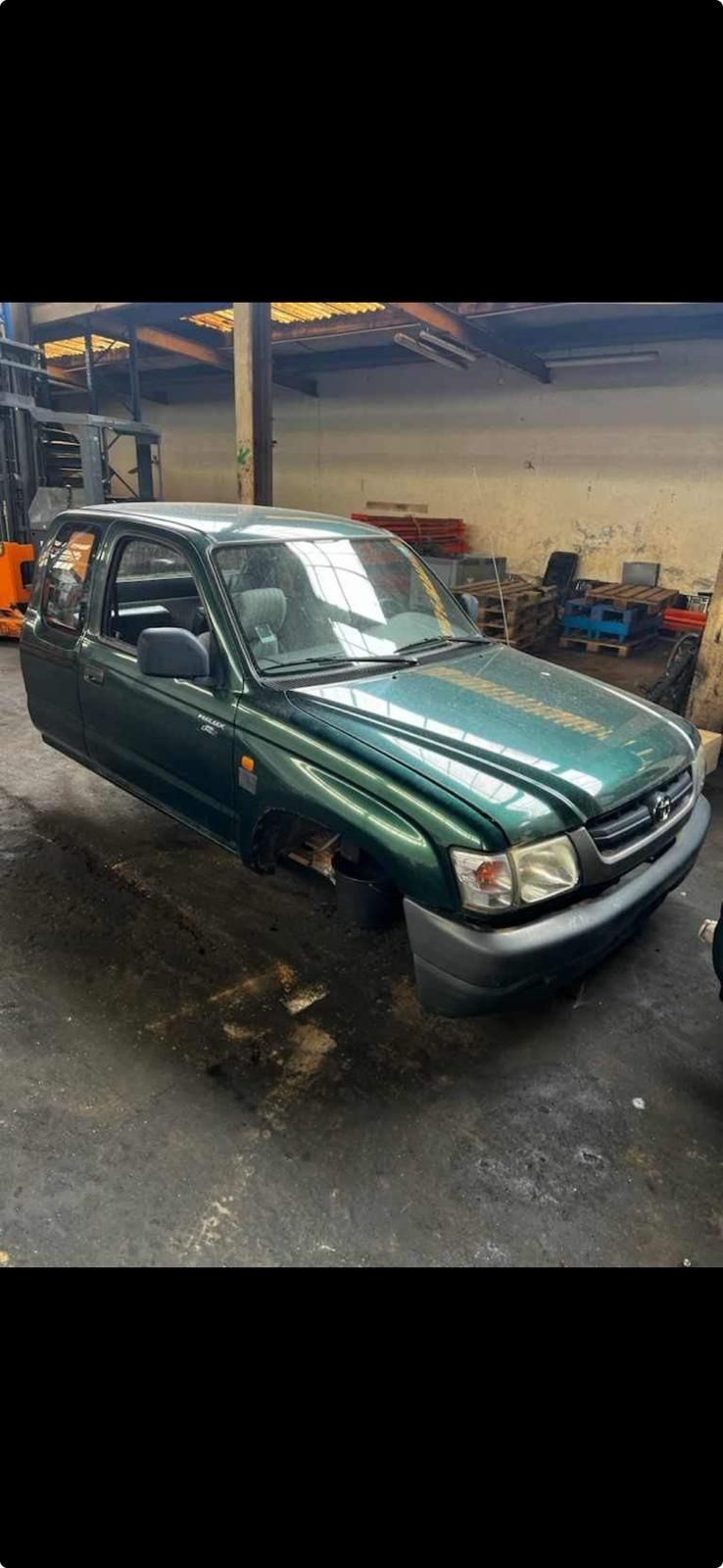 Dezmembrari dezmembrez  toyota hilux 2004