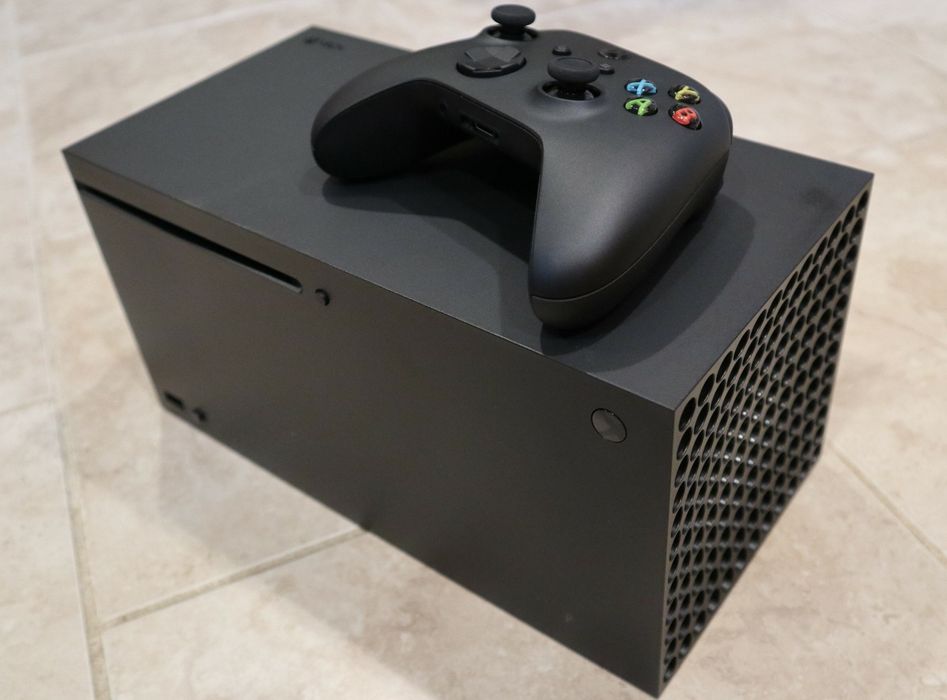 Consolă Microsoft Xbox Series X 1TB SSD Black, Controller, Cablu HDMI