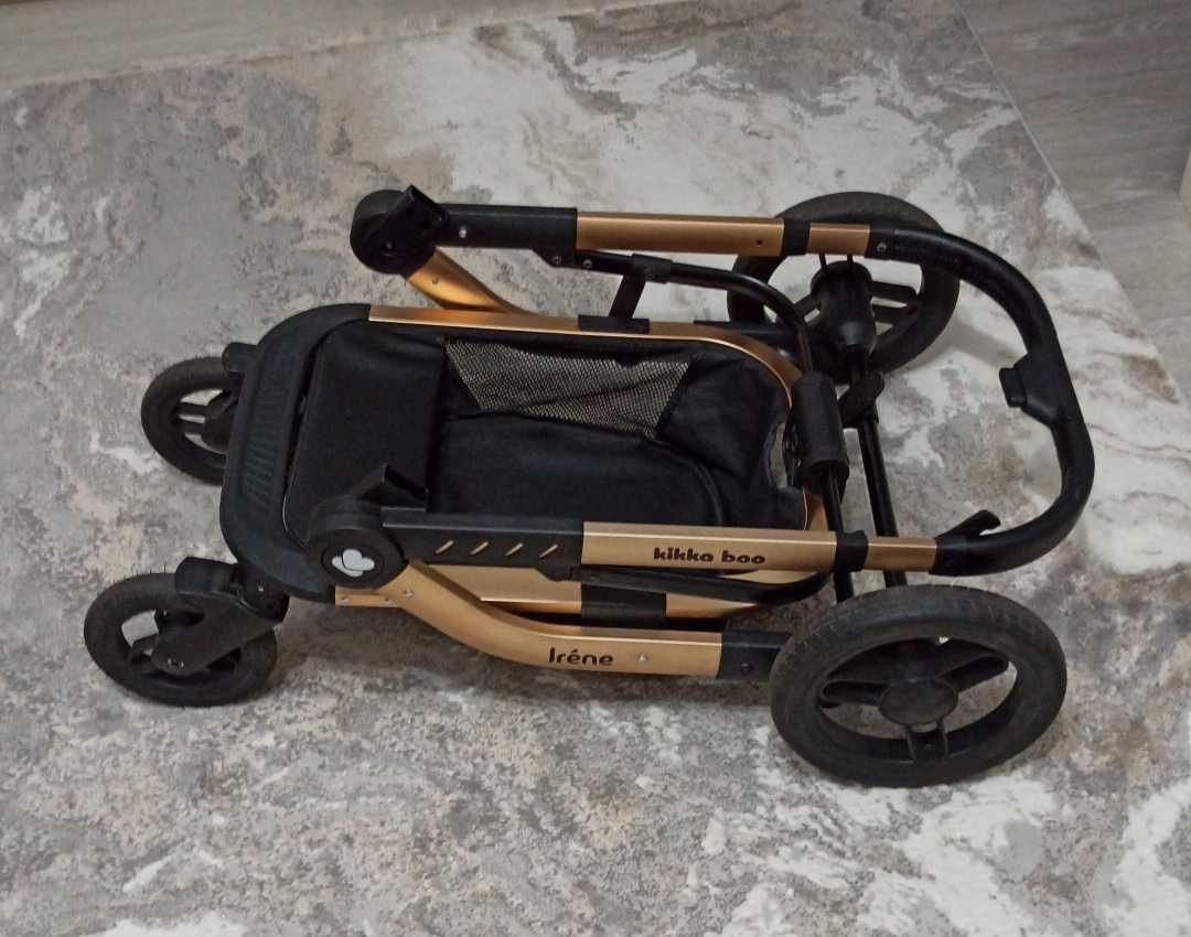 Продам коляску 3в1