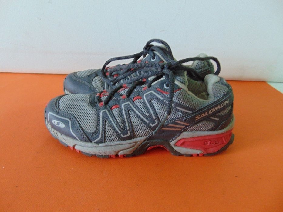 Salomon номер 37 1/3 Оригинални дамски маратонки