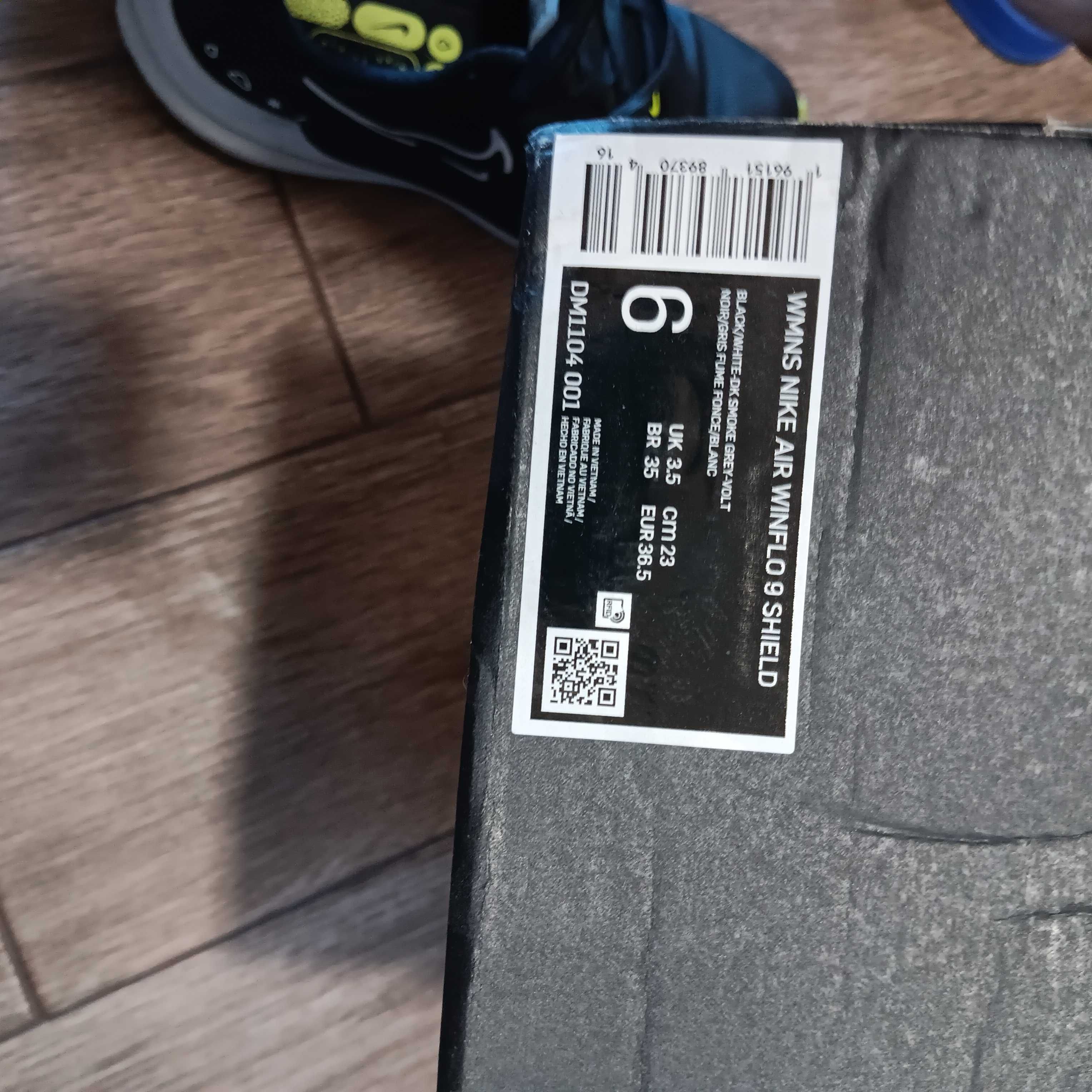 Дамски маратонки Nike