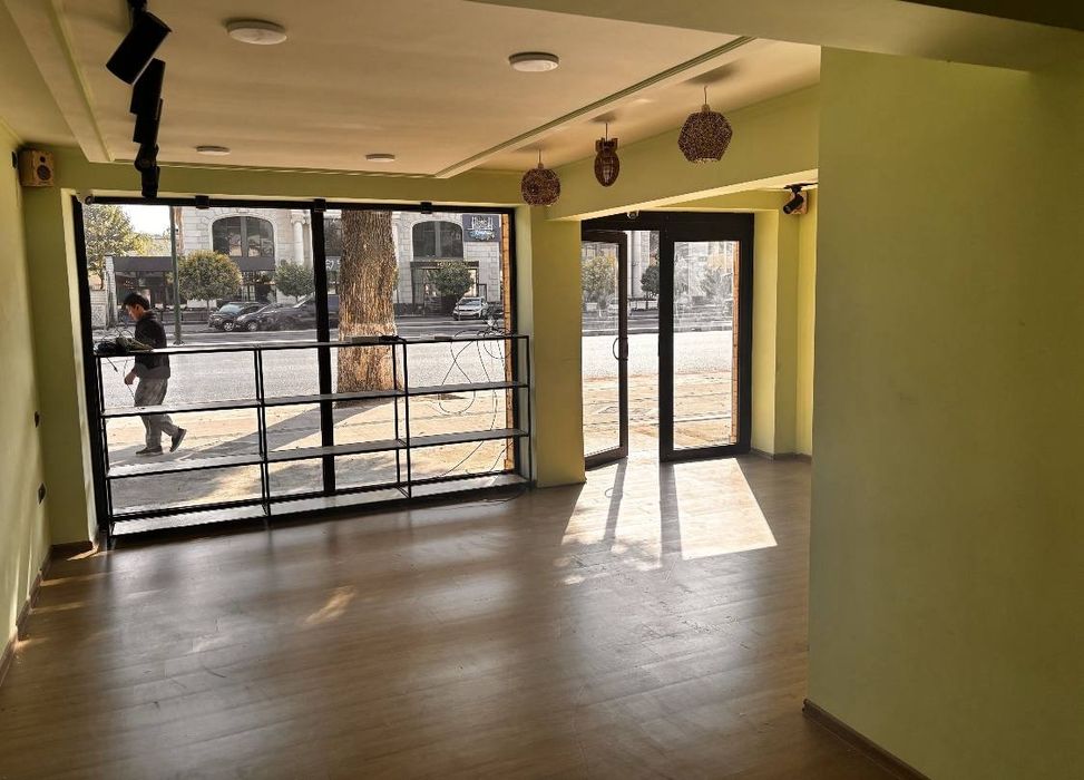 Сдаётся помещения под бутик, магазин ор. Шота руставелли