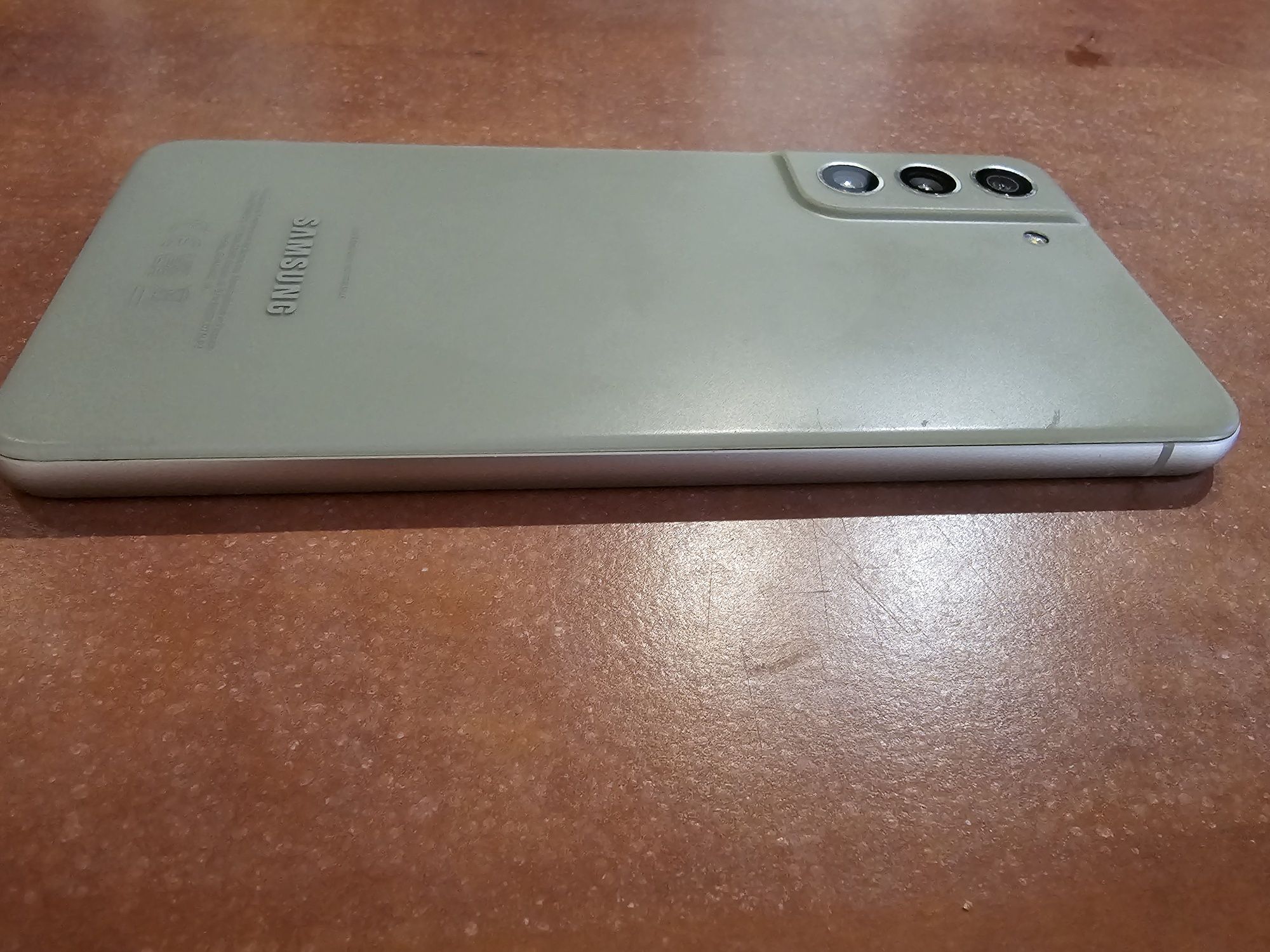 Продавам Samsung fe21 зелен