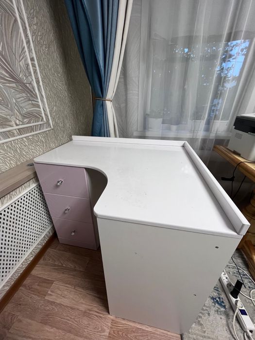Продажа детского стола для девочки