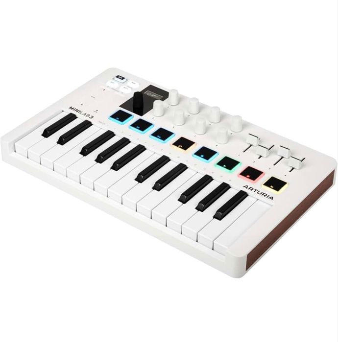 MIDI Контроллер и Клавиатура Arturia minilab 3