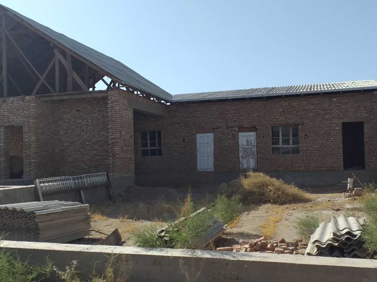 Ximiya (Uchqizil) yarim tayyor uy darhol sotiladi