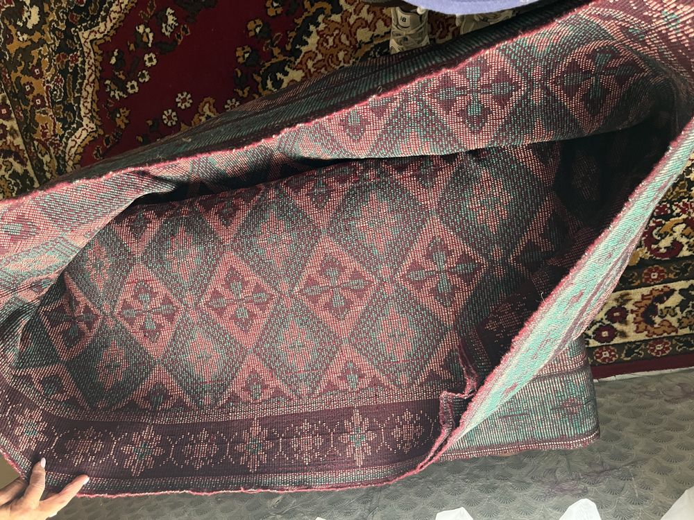 Килими, черги, губери, кувертюри