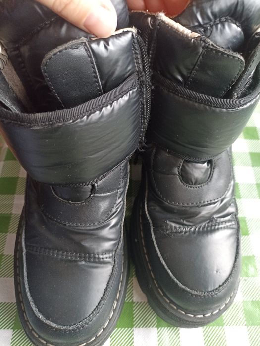 Обувь на девочку,р. 37; на мальчика р.33.